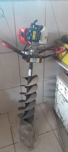 Perfurador de solo