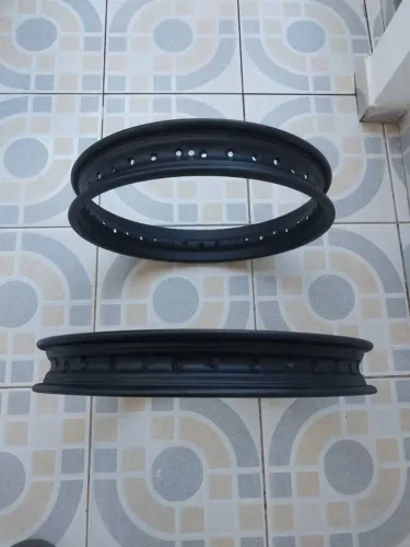 Vendo jantes de Honda Bros 160 original.