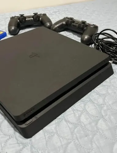 VENDO PS4 COMPLETO 1600!