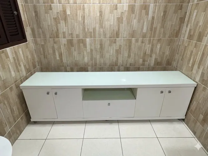 RACK TV MDF COM TAMPO DE VIDRO - 2,25m