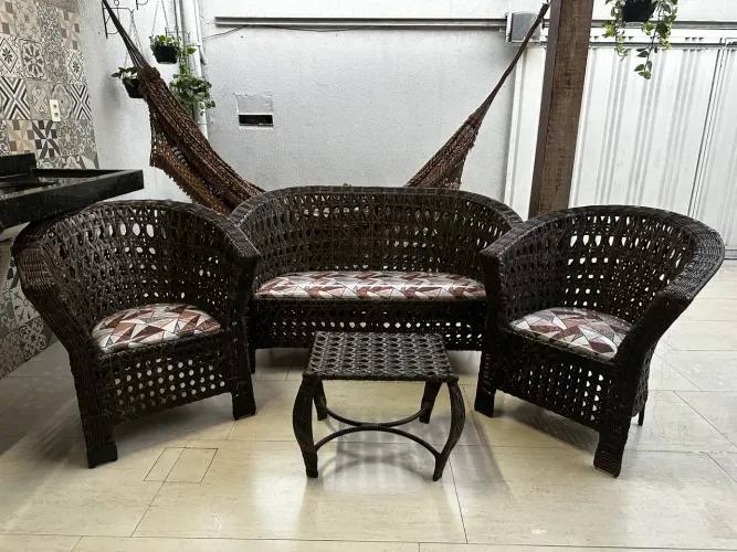 Conjunto namoradeiras de vibra sintética, área externa.