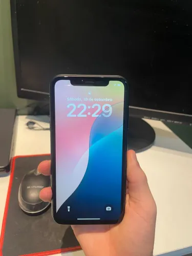 iPhone XR preto , semi novo , 64gb , 77% da bateria, Face ID funcionado