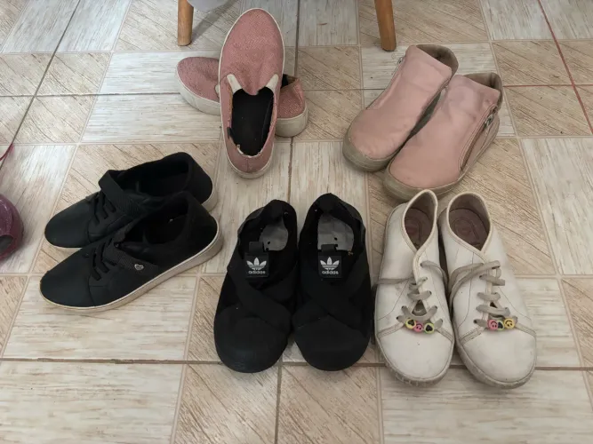 Lote de sapatos infantil