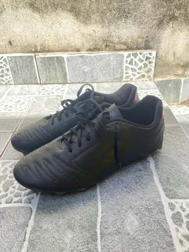 Chuteira Umbro Número 41
