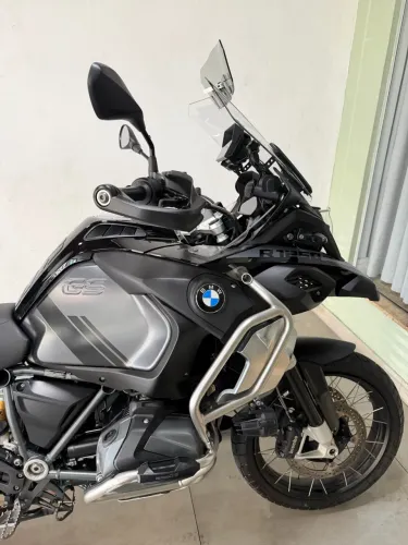 BMW GS 1250 Adventure Premium Triple Black 2022 - vendo ou troco