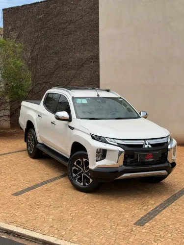 Mitsubishi TRITON HPE-S 2.4 CD 4X4 TB Diesel Aut. 2025