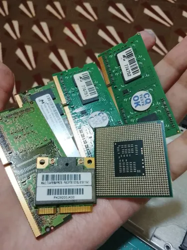 Pote de peças para notebook:core i3-370memoria ddr3/ddr3l e placa wif
