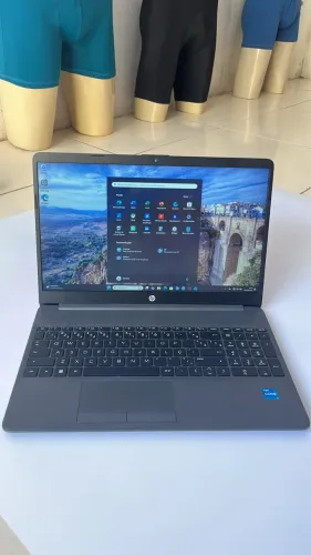Notebook HP 256 G9 muito novo. Com processador CORE i3 de 12ª