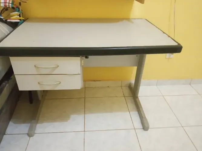 Mesa de escritório + cadeira giratória para escritório 