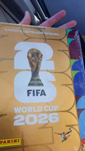 Algum da copa com algumas figurinhas incluindo do Messi