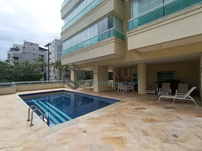 Apartamento com varanda gourmet e lazer na Enseada, Guarujá