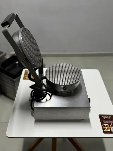 Máquina Profissional de Casquinha de Sorvete Warm em Inox