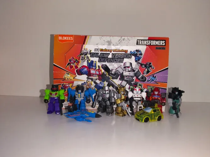 Transformers blokees defender version 1 com 9 TF
