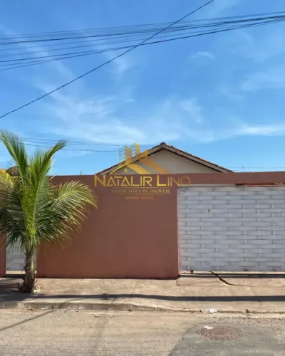 OPORTUNIDADE EXCLUSIVA VENDE-SE CASA TODA MURADA Bairro Altos do Parque.