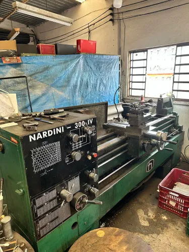 Torno Nardini impecável 