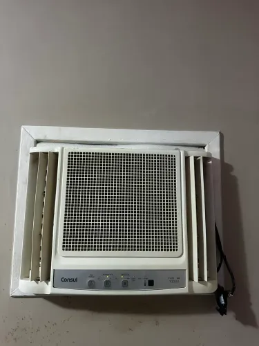 AR CONDICIONADO JANELA  CONSUL 10500 BTU 220V