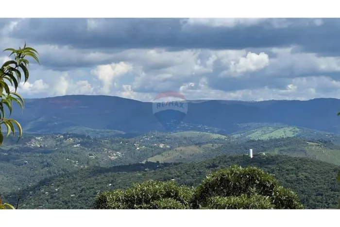 Lote no Condomínio Jardins de Petrópolis com vista panorâmica