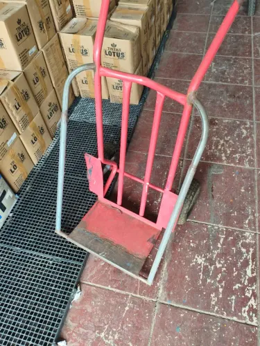 Carrinho de carga e descarga 