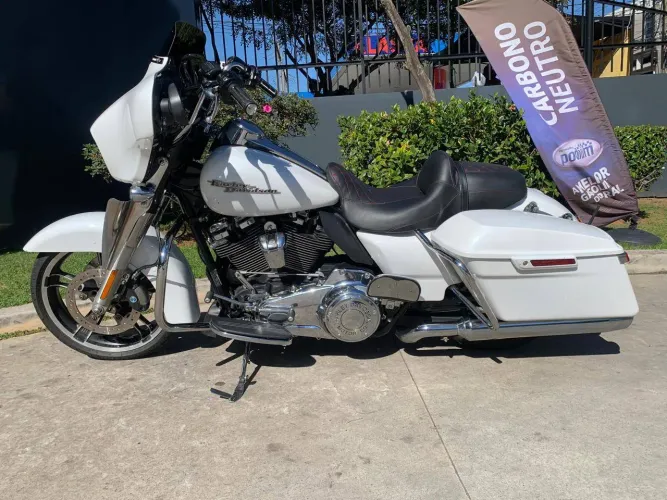 HARLEY-DAVIDSON STREET GLIDE SPECIAL