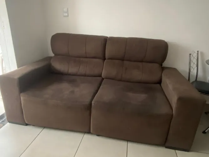 Sofá retrátil e reclinável