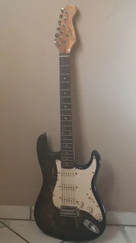 Guitarra Stratocaster - Funcionando, Ideal para Iniciantes R$ 400