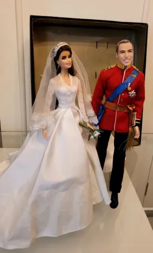 Barbie Royal Wedding William e Kate Colecionador
