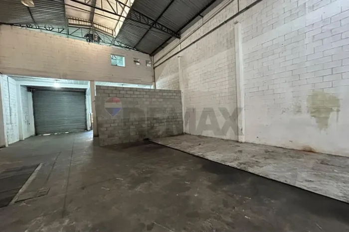 Galpão Industrial em Capuava com Pé-Direito de 7m, Escritório e Excelente Logística Próxim