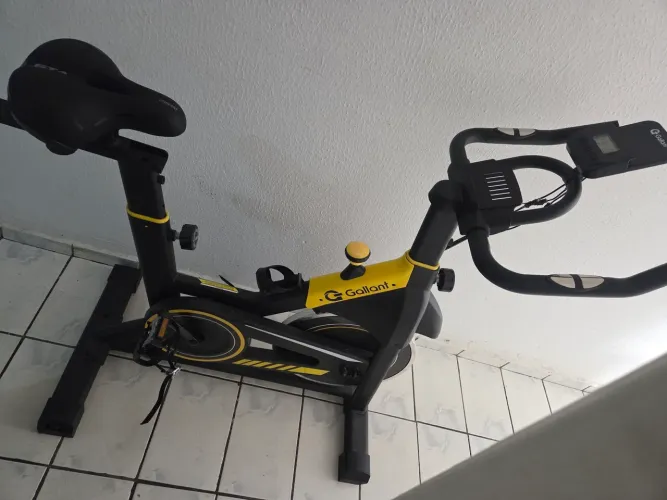 Bicicleta Ergométrica Spinning Gallant Elite Magnética Ate 120kg Roda De Inercia 13kg