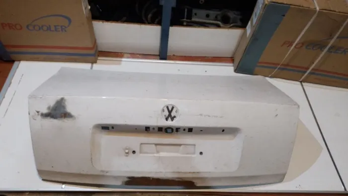 Tampa traseira  Volkswagen Bora .original