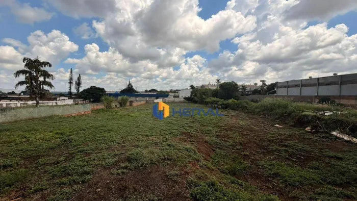 Terreno à venda, 3500 m² por R$ 3.500.000 - Parque Industrial Bandeirantes - Maringá/PR