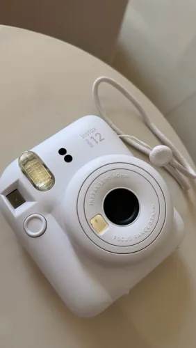 Câmera polaroide instax mini 12