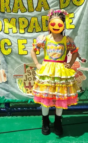 Vestido são João traje caipira matuto infantil festa junina 