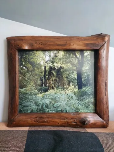 Quadro floresta asiática com moldura rústica