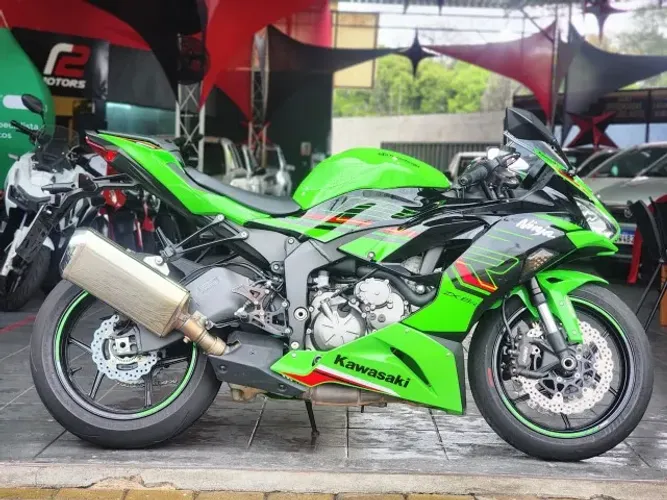 Ninja ZX 6R 2024 - Impecável, sem detalhes ! muito nova ! Aceito Troca e financio
