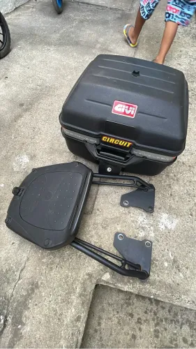 Baú moto GIVI 160 2025