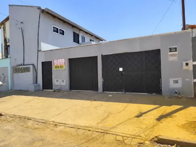 Kitnete de 2 quartos 210 sul 