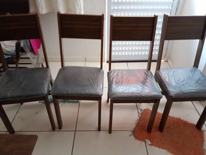 Mesa 4 cadeiras