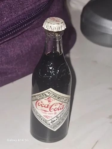 Miniatura de vidro antiga da Coca-Cola um dos primeiros modelos ítem de Colecionador