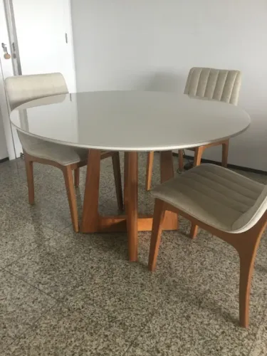 Mesa redonda 1,2m madeira com 4 cadeiras