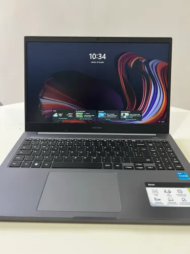     Notebook Samsung Book NP550XDA
