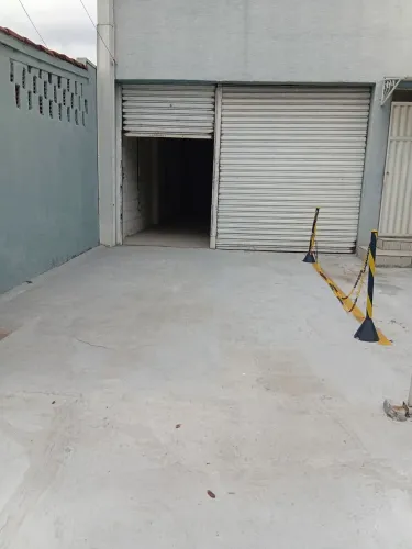 Aluga-se Salão com 70 m2