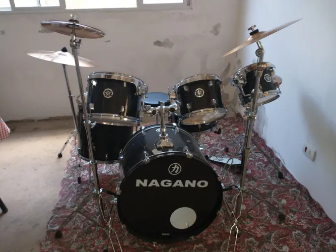 Bateria Nagano Rock bumbo 22' com 3 tons