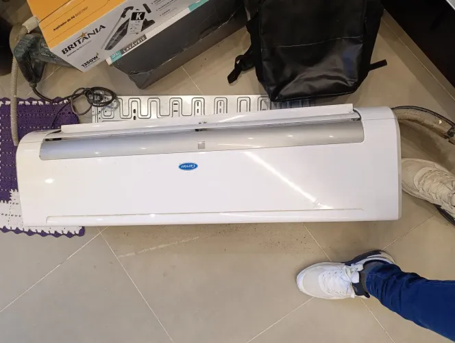 Fan coil unit carrier