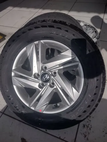 4 pneus 205/65/16 Goodyear zero 5 mil