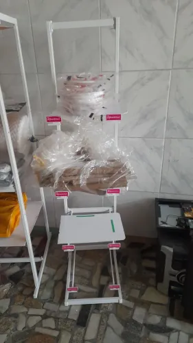 Estantes de ferro