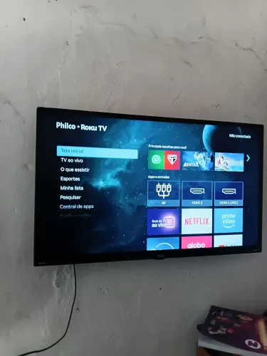 Tv com 2 meses de uso em perfeito estado philco roku 32