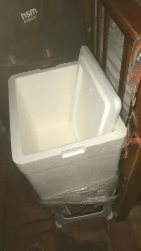 CAIXA DE ISOPOR MÉDIA