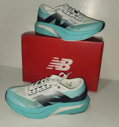 Tênis new balance FuelCell Elite V4 N41 Comprei dos Estados Unidos, tênis novo nunca usei