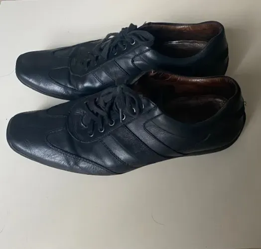 sapatênis em couro legítimo preto