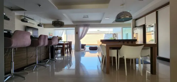 CASA ALTO PADRÃO EM CONDOMÍNIO FECHADO EM BALNEÁRIO CAMBORIÚ